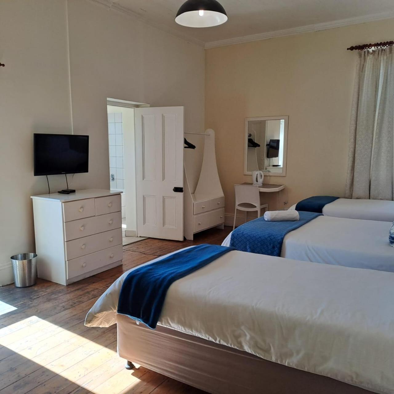 Green Door Guest House Мозел Бей Екстериор снимка