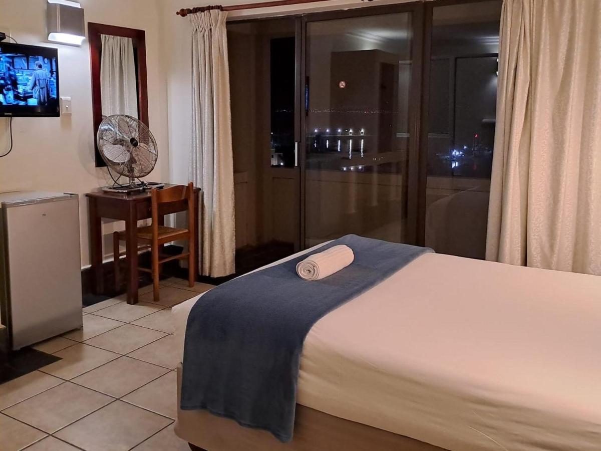Green Door Guest House Мозел Бей Стая снимка
