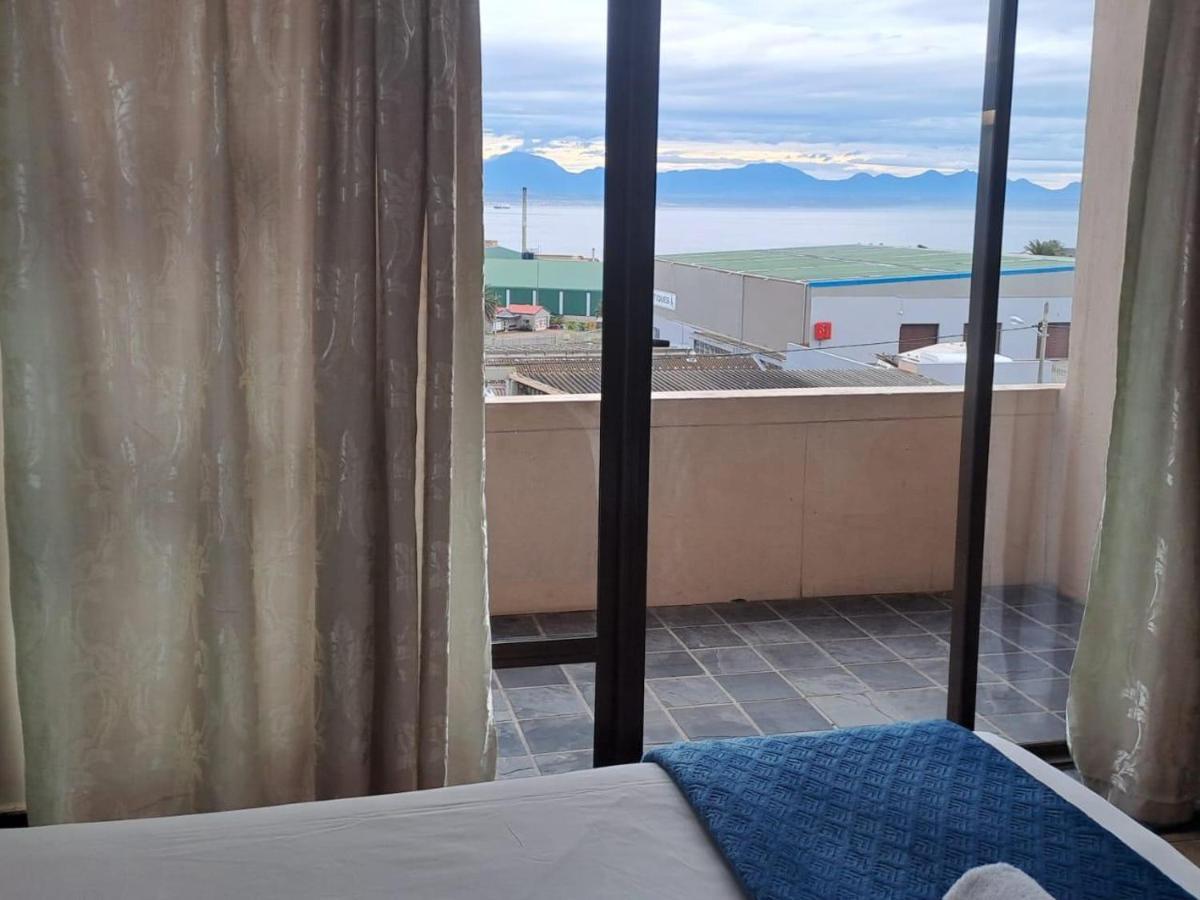 Green Door Guest House Мозел Бей Стая снимка