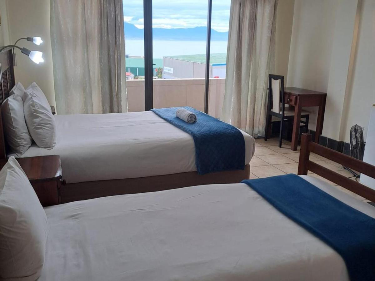 Green Door Guest House Мозел Бей Стая снимка