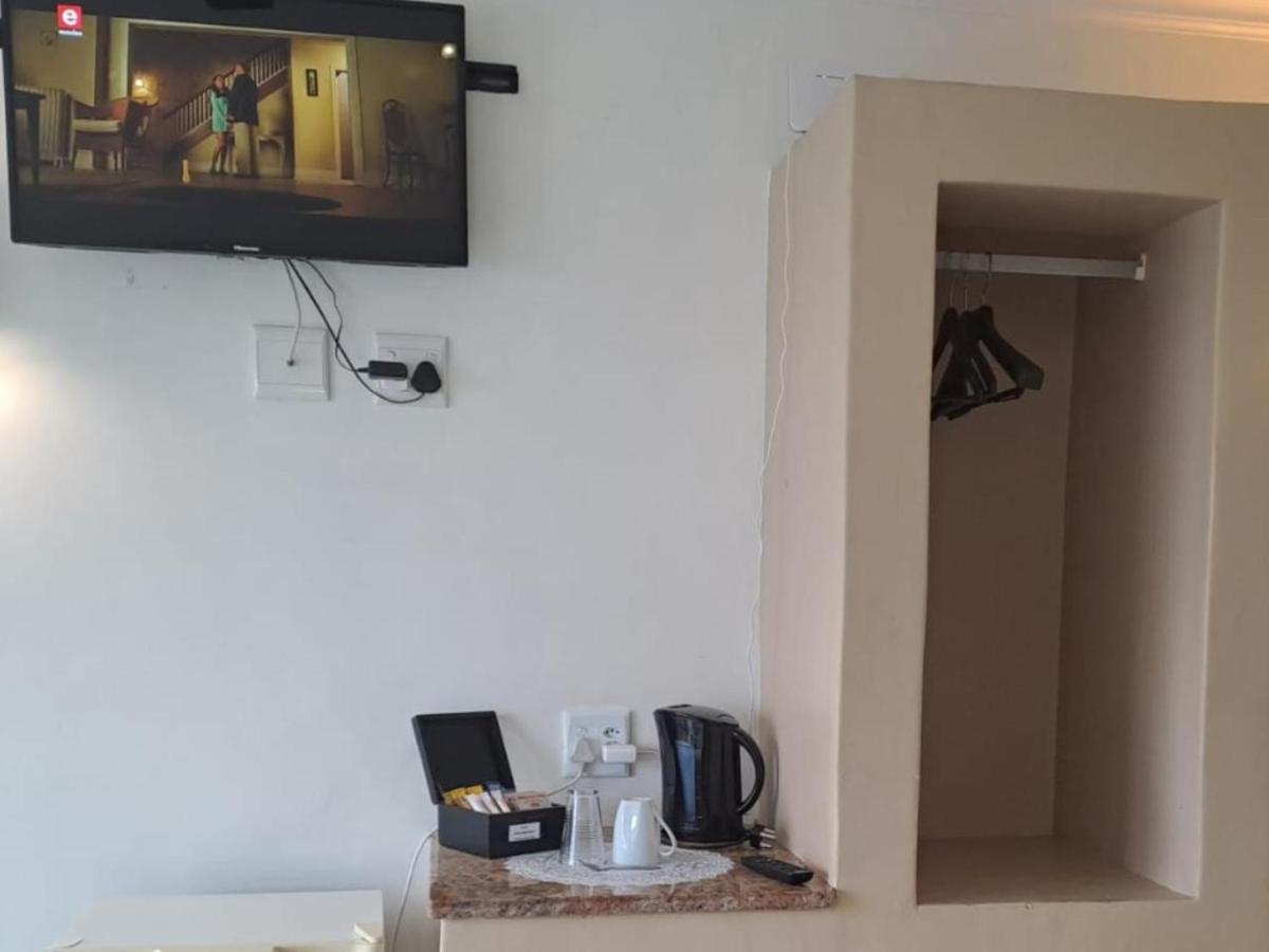 Green Door Guest House Мозел Бей Стая снимка