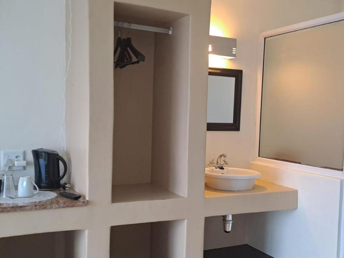 Green Door Guest House Мозел Бей Стая снимка