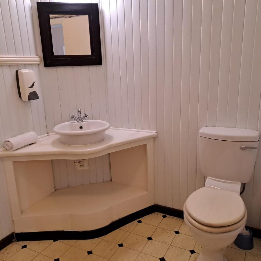 Green Door Guest House Мозел Бей Екстериор снимка