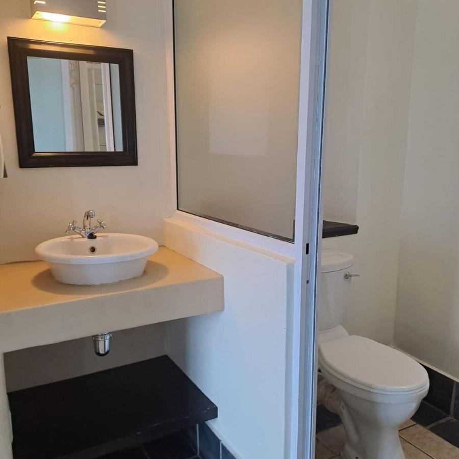 Green Door Guest House Мозел Бей Екстериор снимка