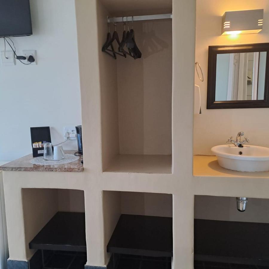 Green Door Guest House Мозел Бей Екстериор снимка