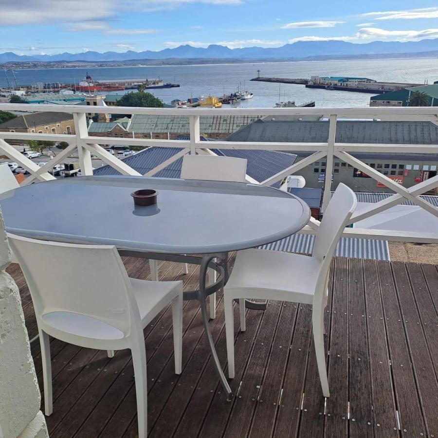 Green Door Guest House Мозел Бей Екстериор снимка