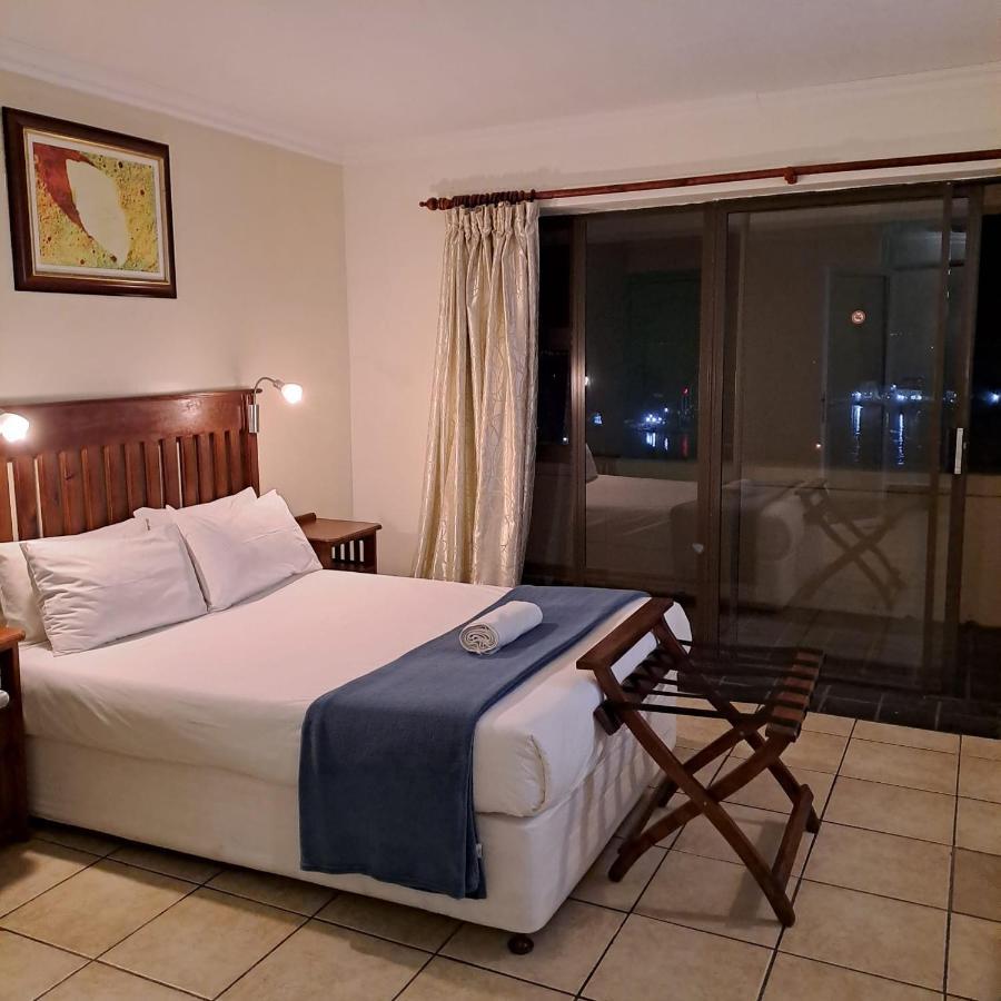 Green Door Guest House Мозел Бей Екстериор снимка