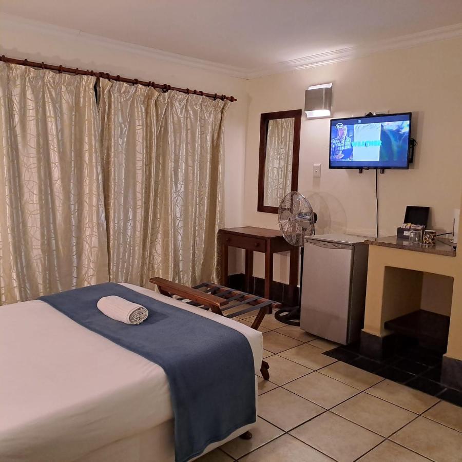Green Door Guest House Мозел Бей Екстериор снимка